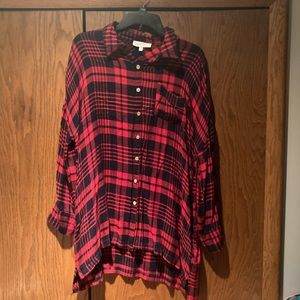 Entro red and black plaid tunic top. Size Medium.